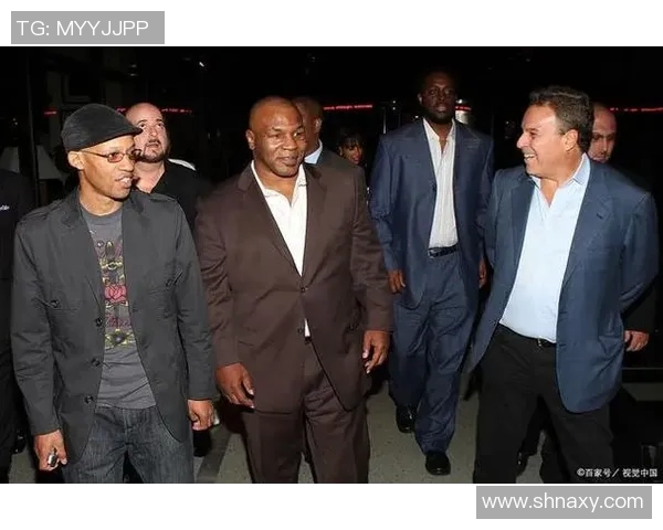 梅威瑟与嘴炮在纽约发布会激烈交锋引发拳击界热议